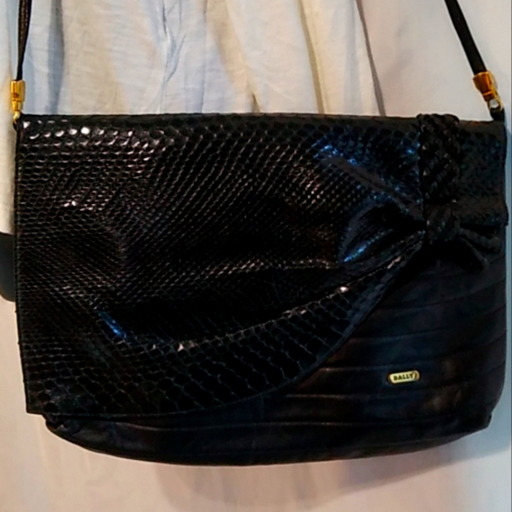 Bally Soft Leather Black Evening Elegant Crossbody Purse Shoulder Bag